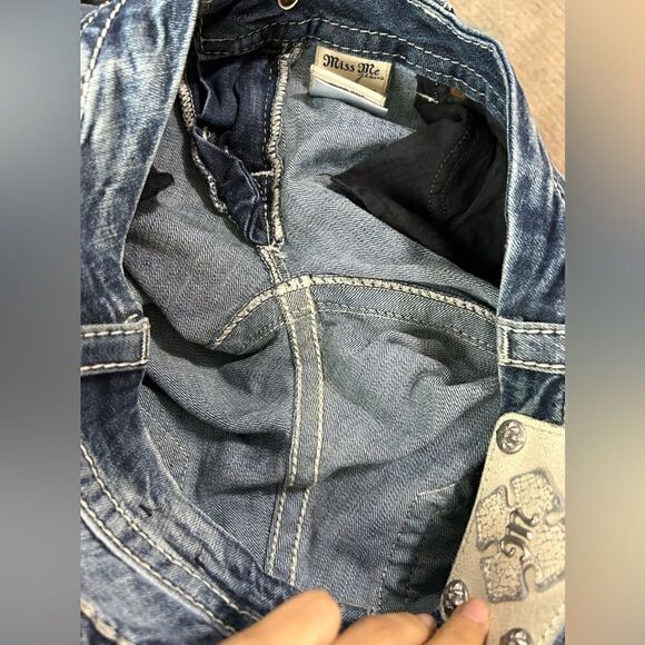 Miss Me Signature Skinny Jeans - Picture 11 of 11